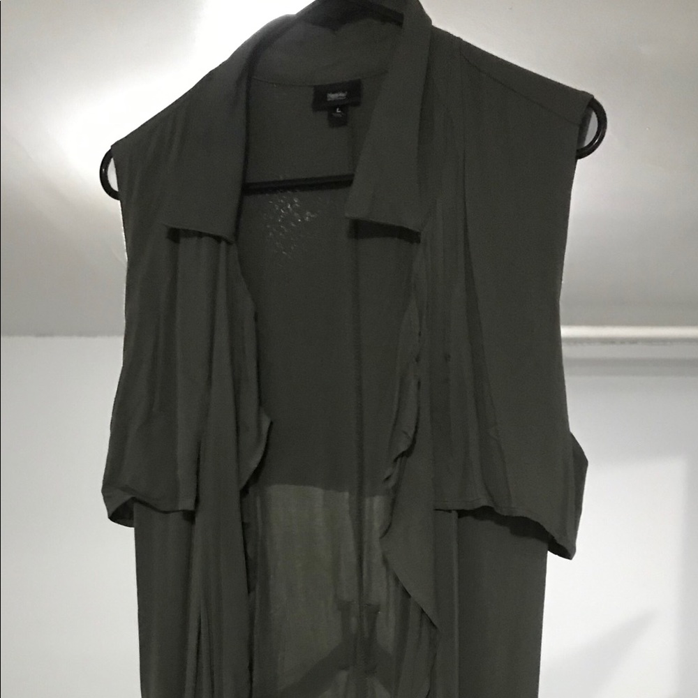 Super cute dark green cardigan with tie